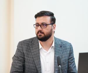 رئیس کمیسیون سلامت دیجیتال: ترک فعل 13ماهه را با ممنوعیت پاسخ داده‌اند