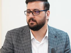 بی‌خبری فعالان سلامت دیجیتال| آیین‌نامه دارورسانی امضا شد، بخش خصوصی در انتظار شفافیت!