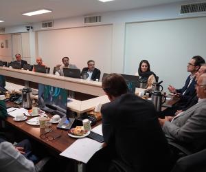 نشست مرکز پژوهش توسعه اقتصاد دیجیتال رایان‌تک با رؤسای کمیسیون‌های سازمان نصر تهران برگزار شد
